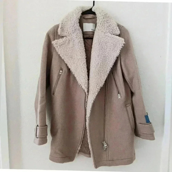 Aritzia Wilfred Free 100% Virgin Wool Coat - Picture 3 of 4